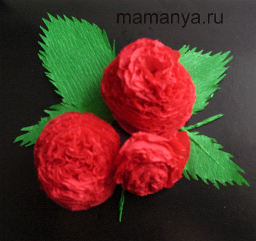 розы из гофрированной бумаги